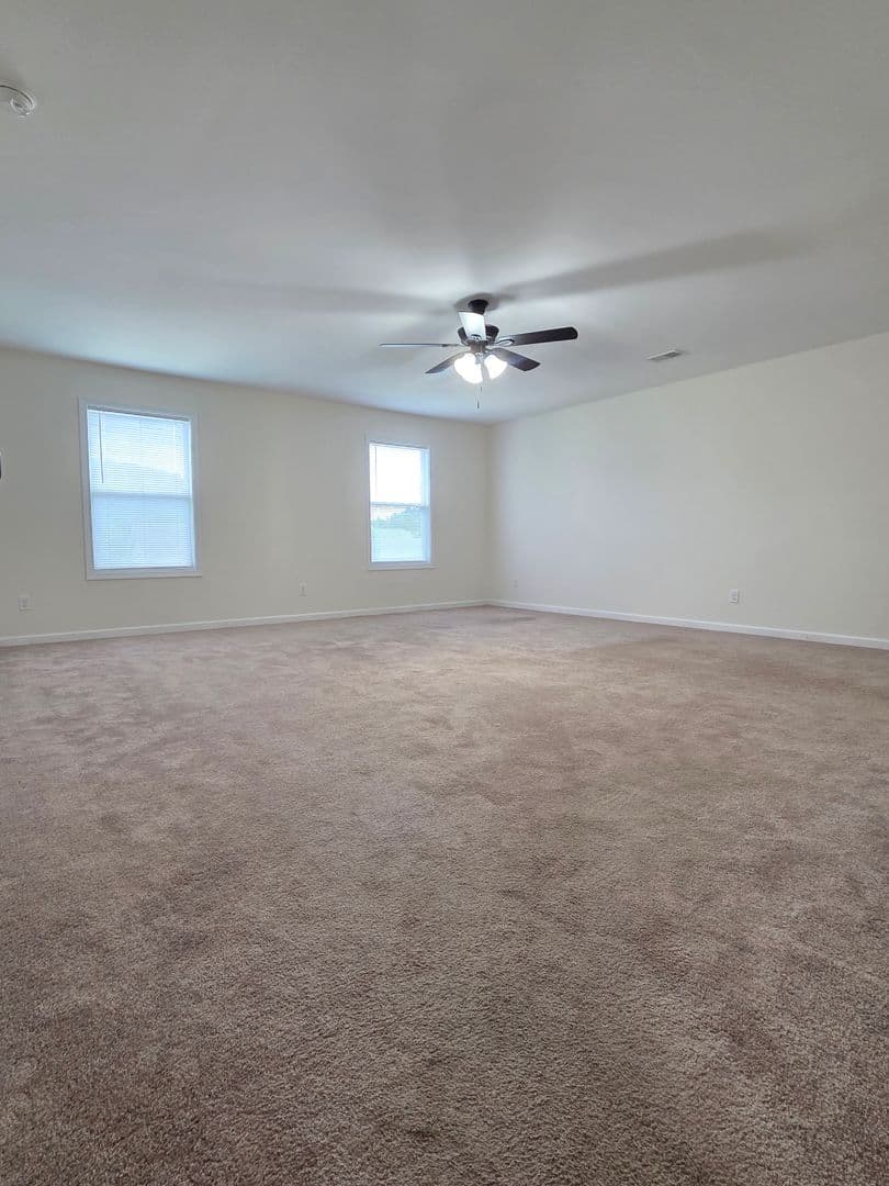 Elizabethtown House: 126 Alumni Drive