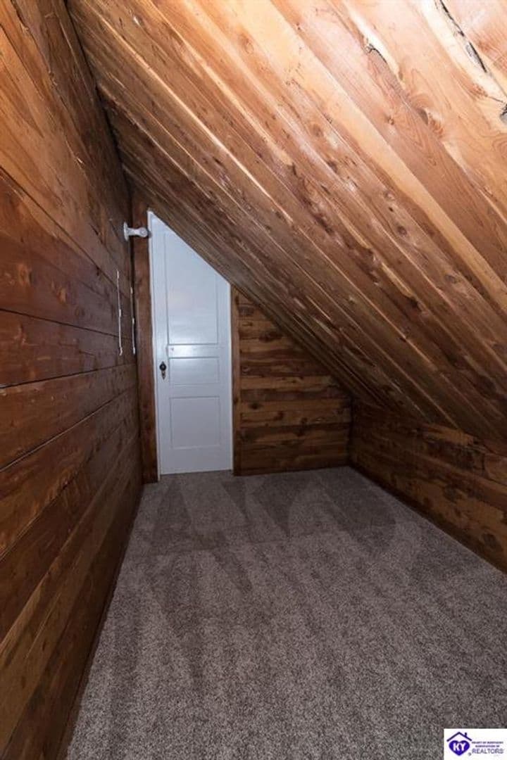 Vine Grove House: 307 Central Avenue