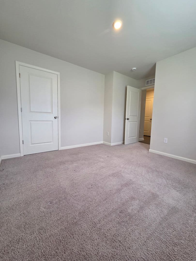 Elizabethtown House: 132 Elegance Way