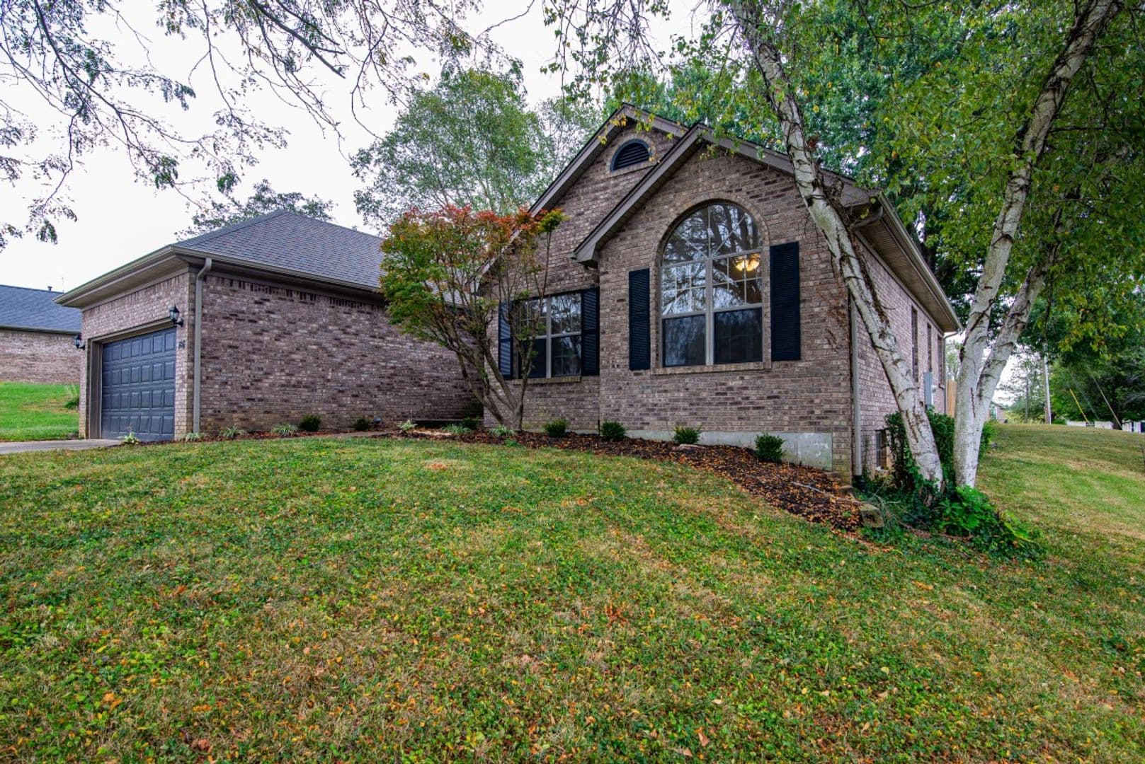 Elizabethtown House: 426 Ridgecrest Road
