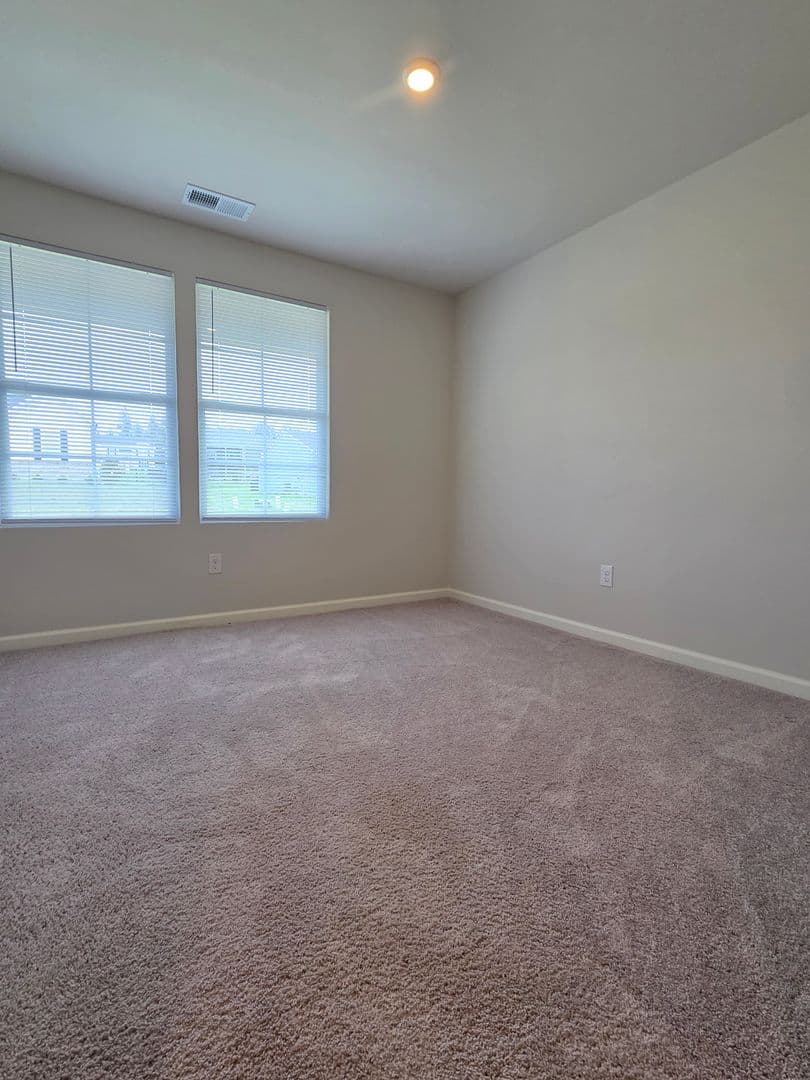 Elizabethtown House: 132 Elegance Way