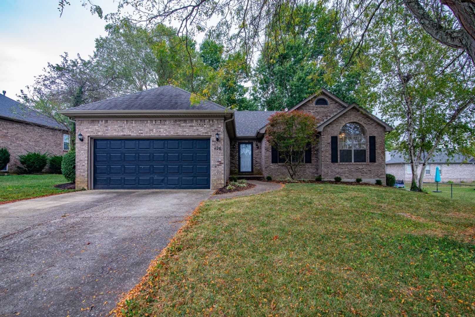 Elizabethtown House: 426 Ridgecrest Road