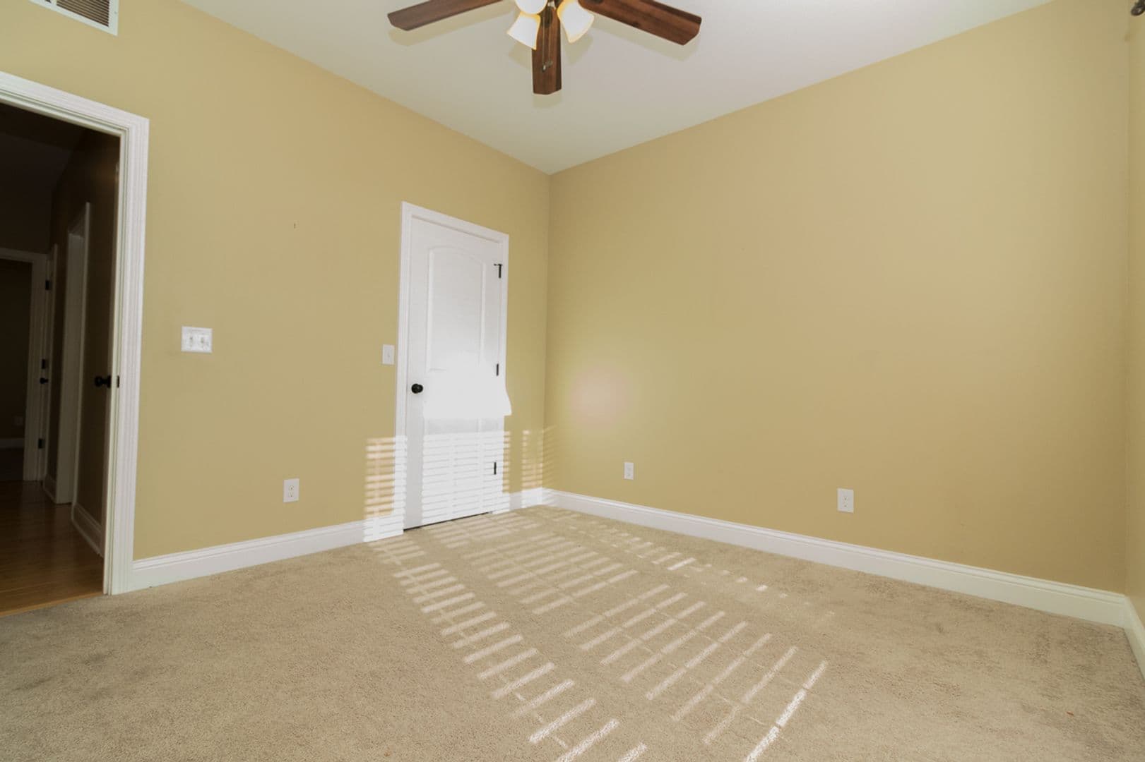 Vine Grove House: 114 Lowball Lane