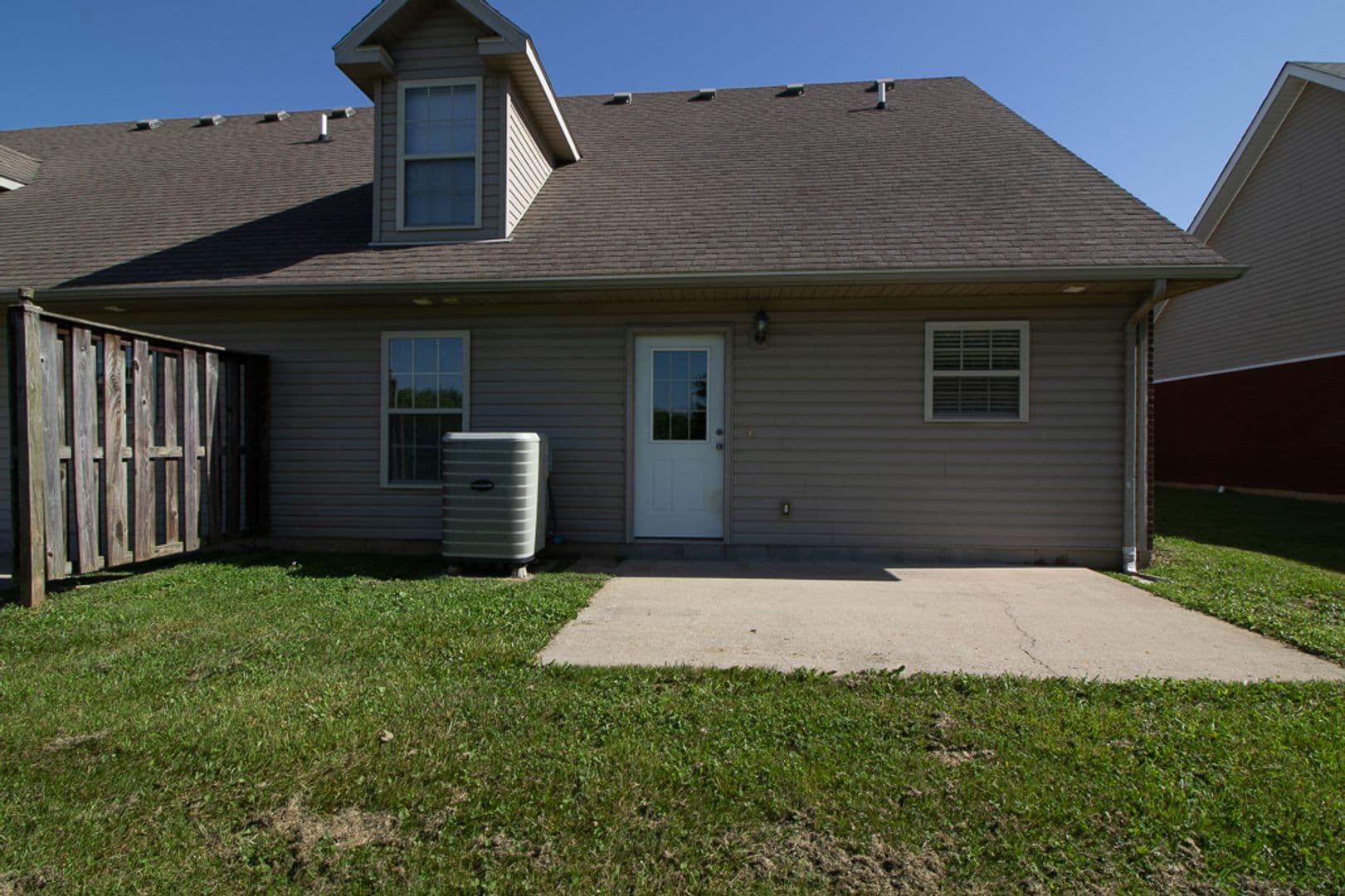 Vine Grove House: 134 Twin Lakes Drive