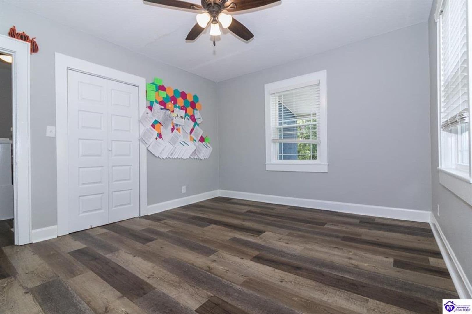 Vine Grove House: 307 Central Avenue