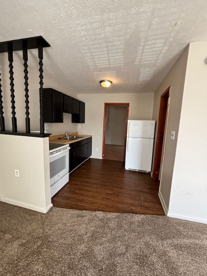 Muldraugh Apartment: 413 S Main Street