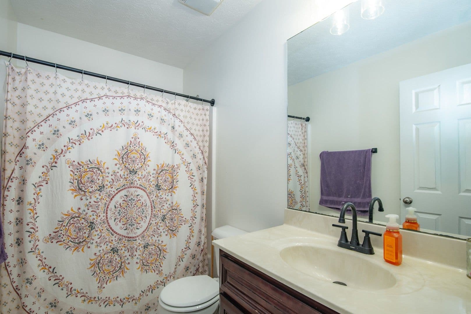 Vine Grove House: 114 Twin Lakes Drive