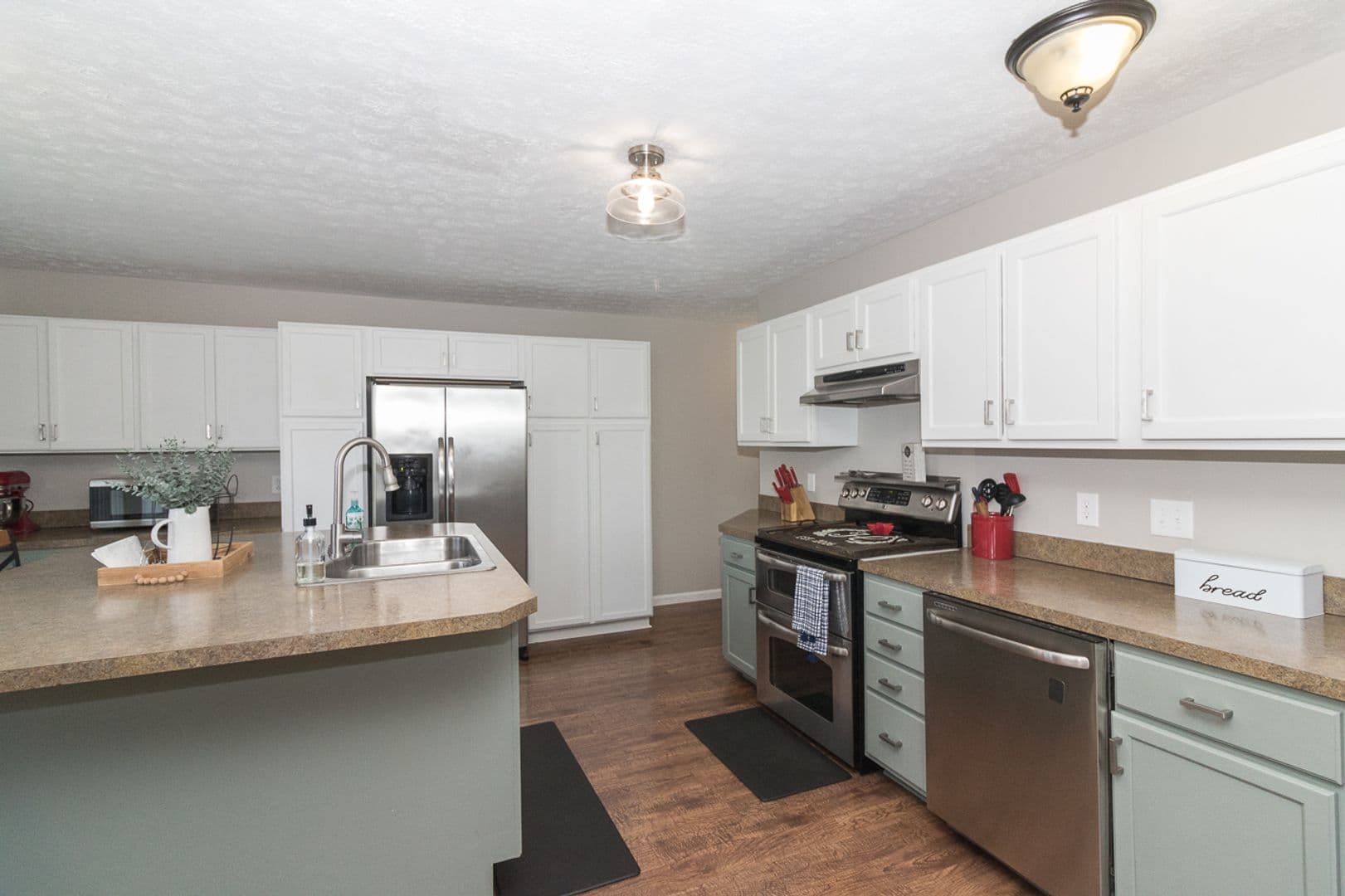 Rineyville House: 171 Sierra Drive