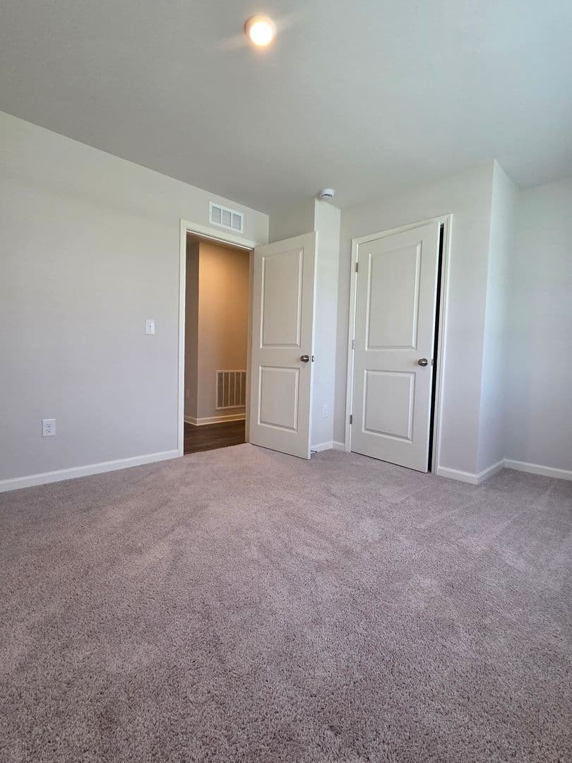 Elizabethtown House: 132 Elegance Way