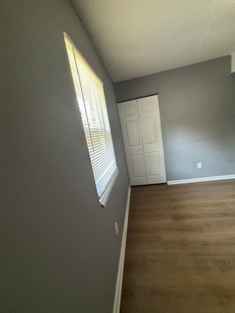 Radcliff Apartment: 433 Wood Creek Dr.