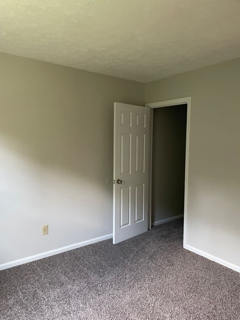 Radcliff House: 409 Shelby Ave #4