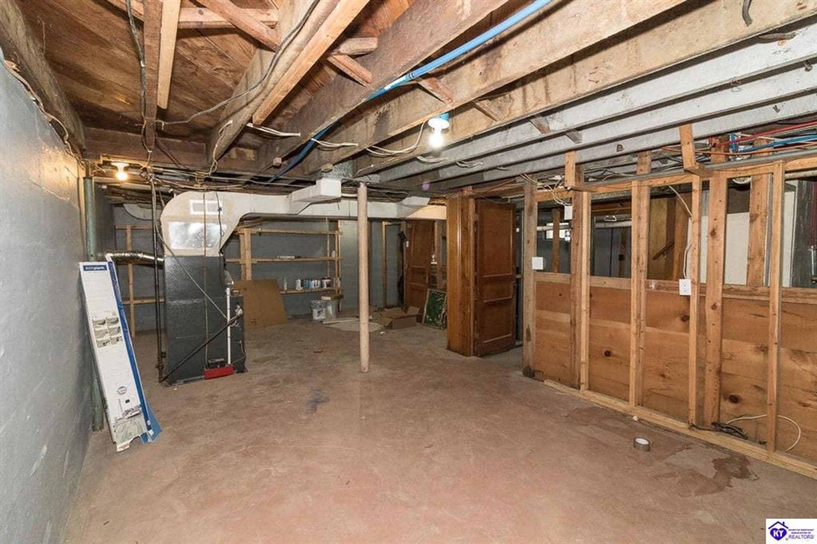 Vine Grove House: 307 Central Avenue