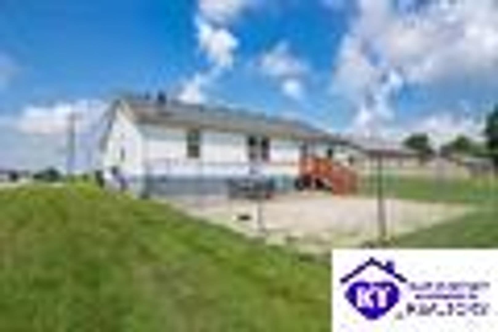 Radcliff House: 520 University Drive