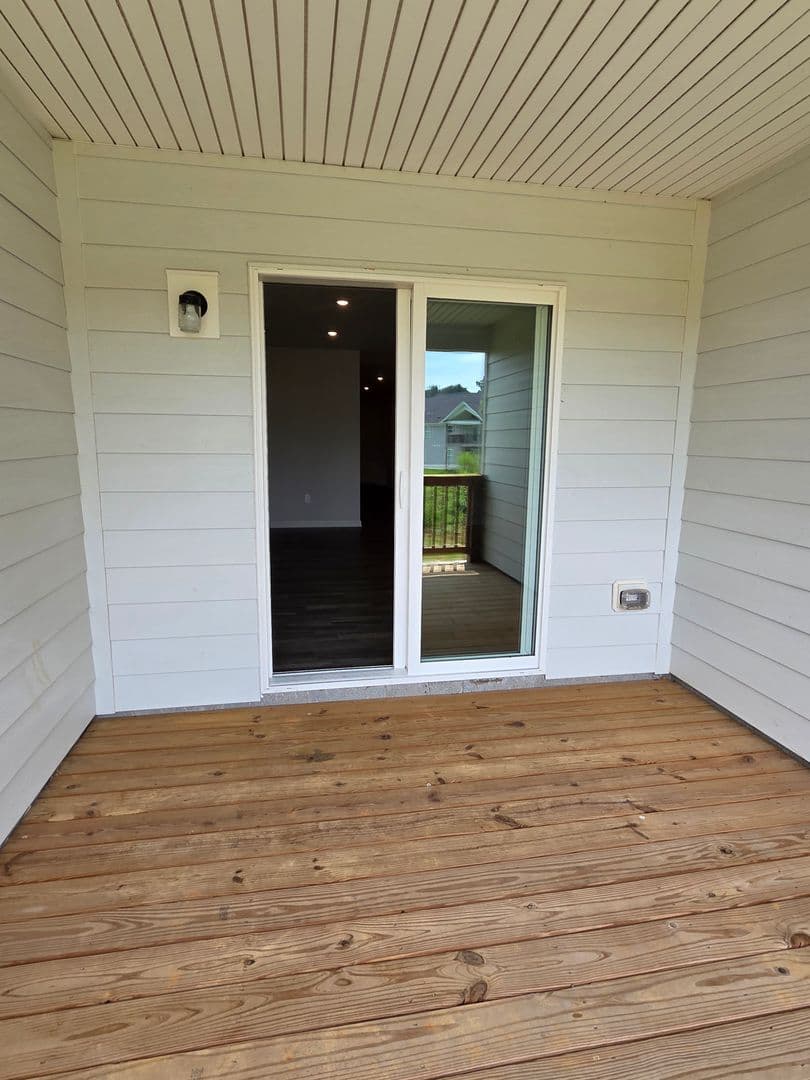 Elizabethtown House: 132 Elegance Way