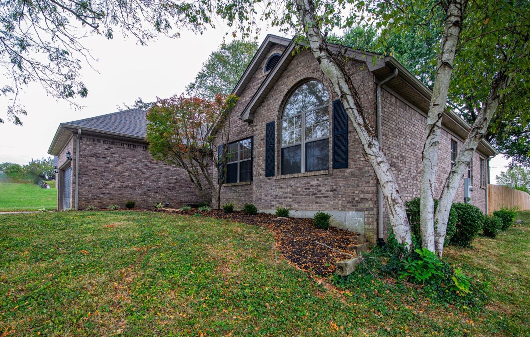 Elizabethtown House: 426 Ridgecrest Road
