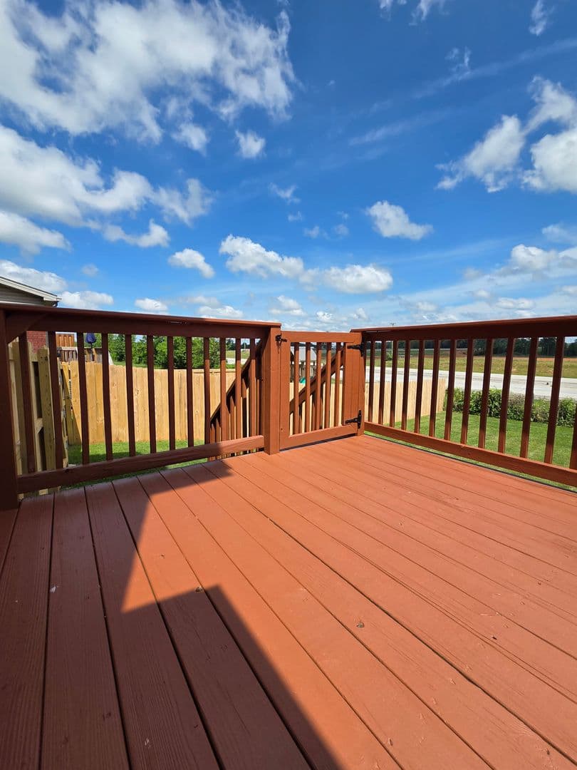 Vine Grove House: 153 Twin Lakes Drive