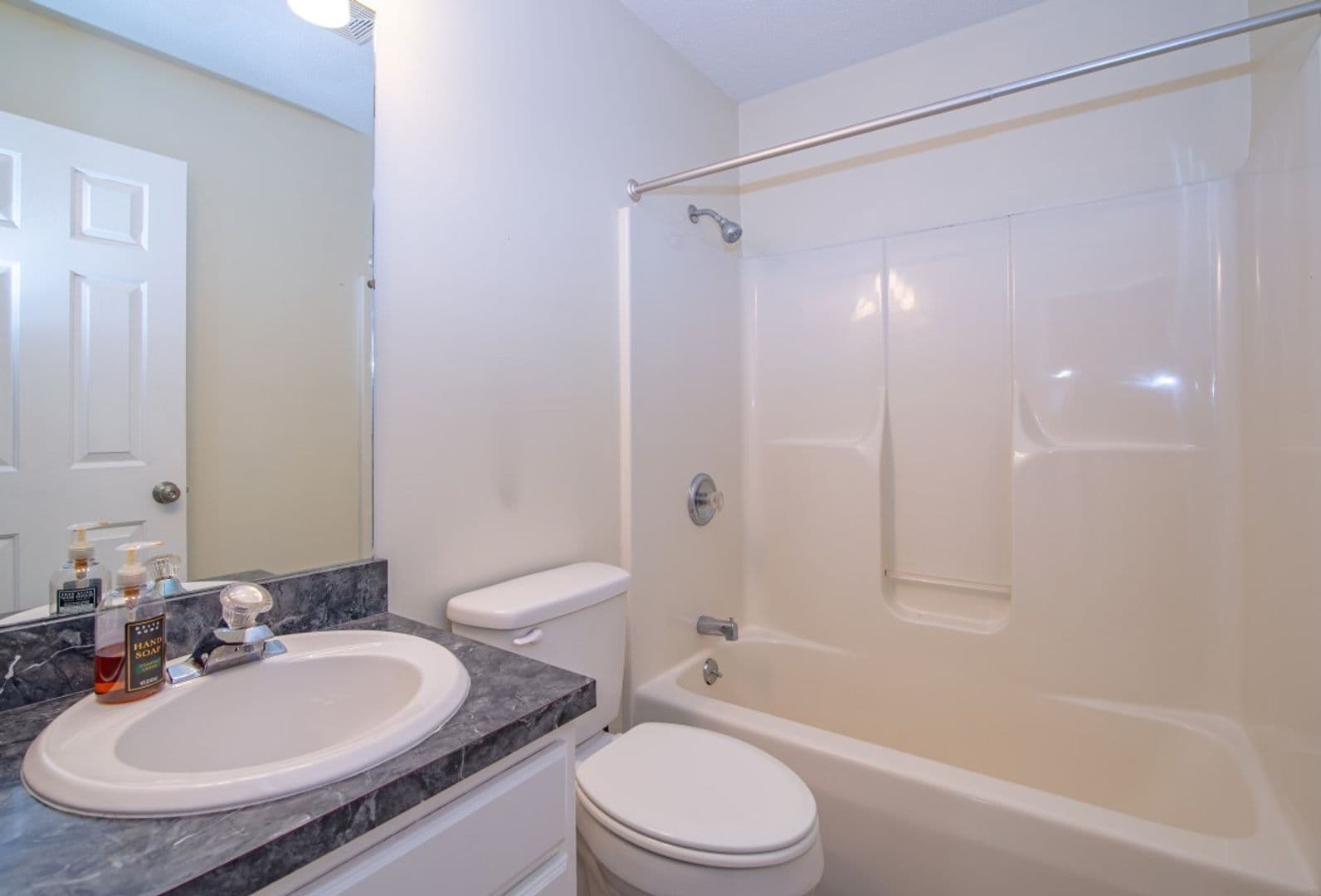 Elizabethtown House: 426 Ridgecrest Road