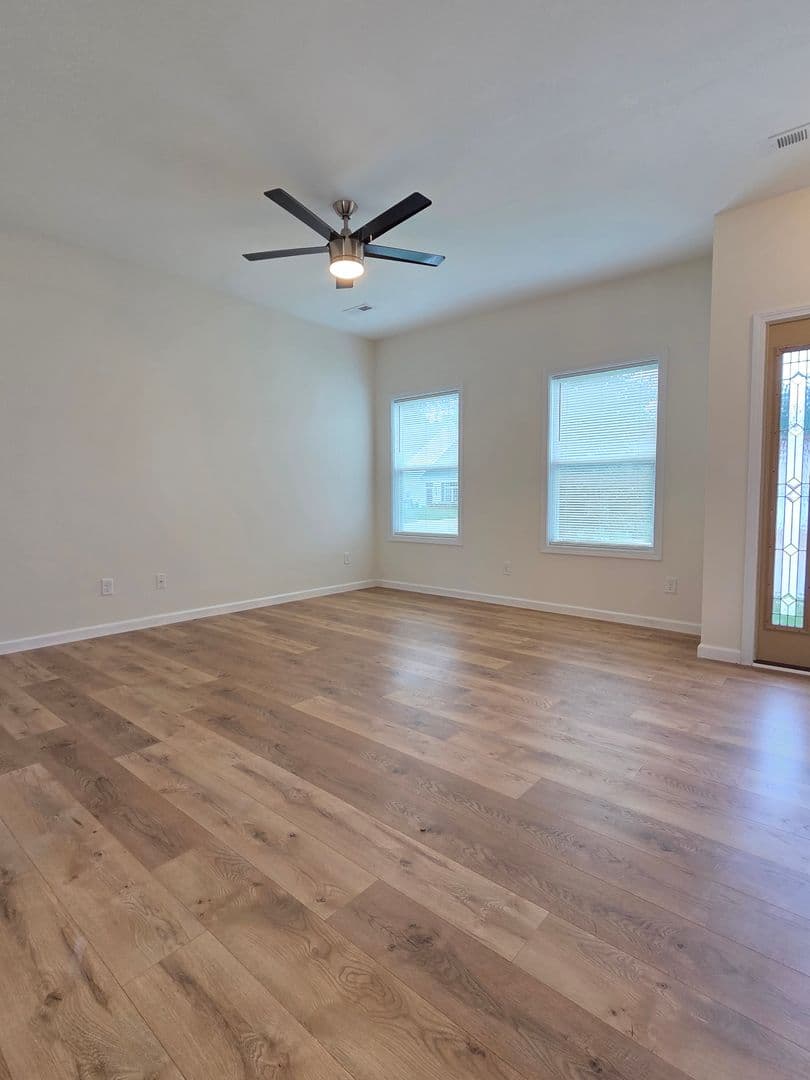 Elizabethtown House: 126 Alumni Drive
