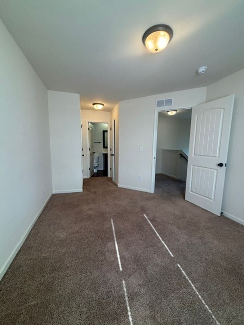 Vine Grove House: 160 Vineland Parkway
