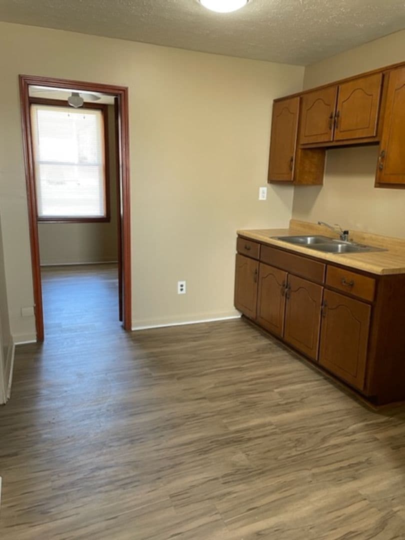 Muldraugh Apartment: 413 S Main Street