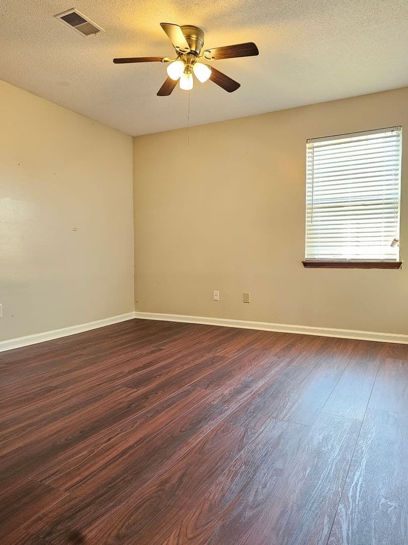 Radcliff House: 508 Independence Court