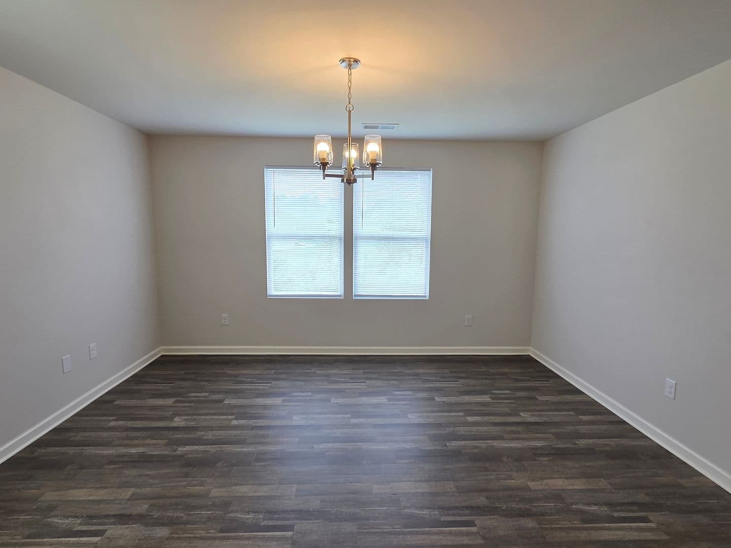 Elizabethtown House: 132 Elegance Way