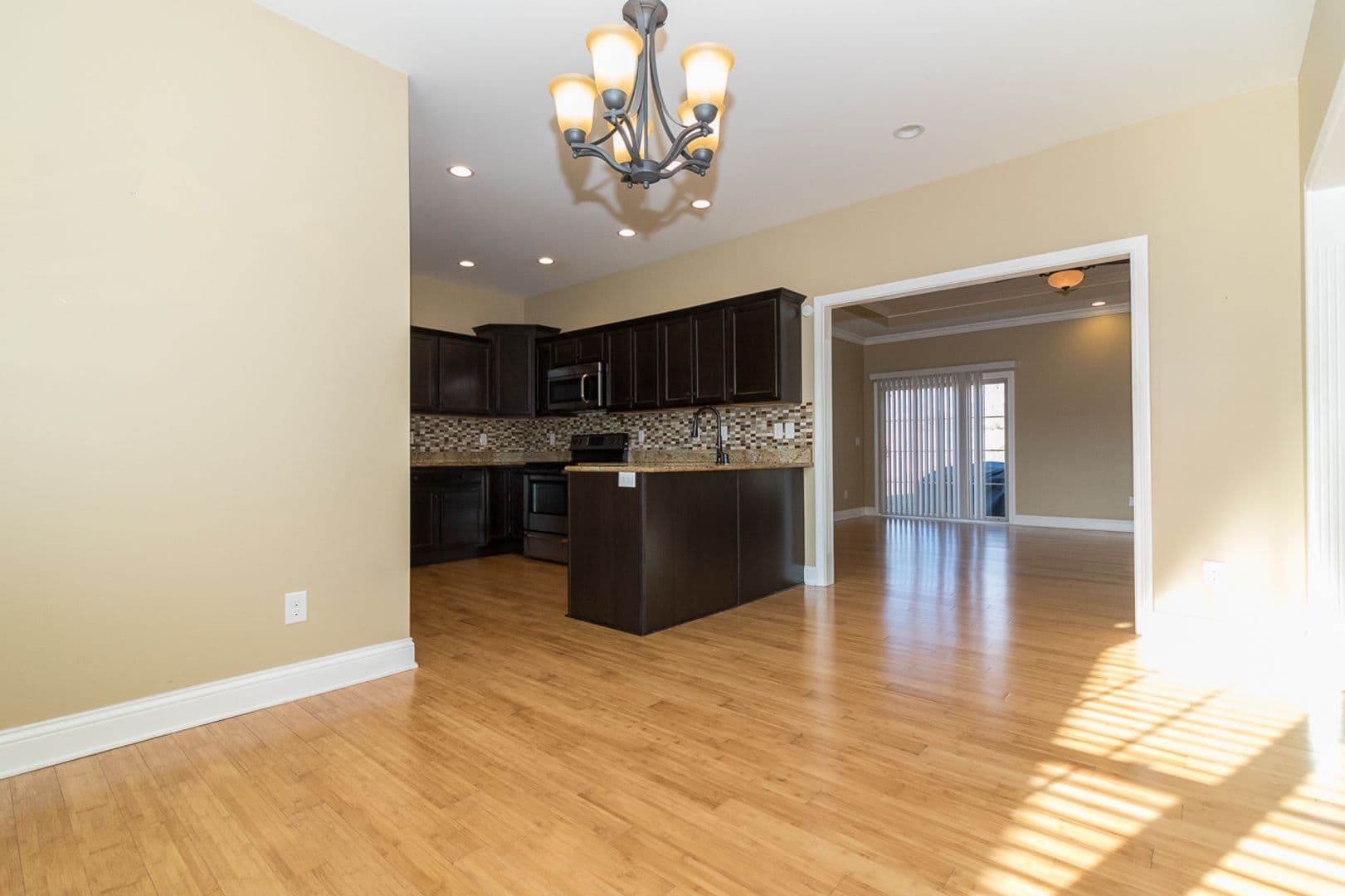 Vine Grove House: 114 Lowball Lane
