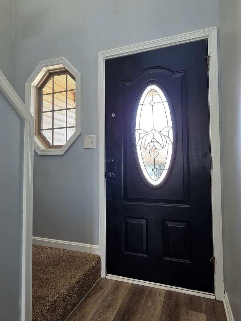 Vine Grove House: 153 Twin Lakes Drive