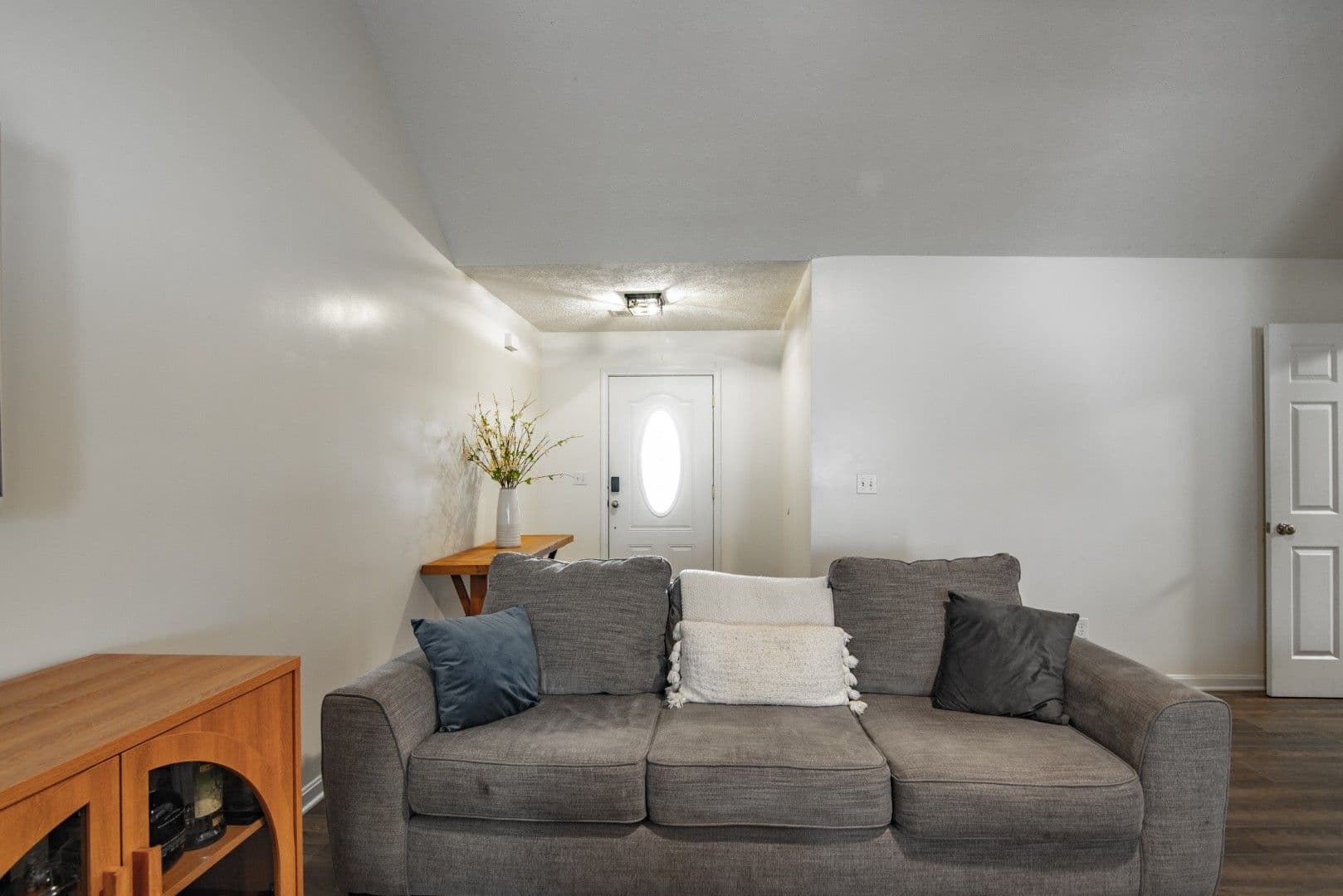 Vine Grove House: 114 Twin Lakes Drive