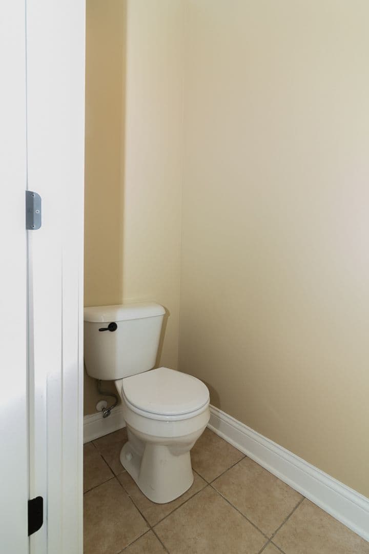Vine Grove House: 114 Lowball Lane