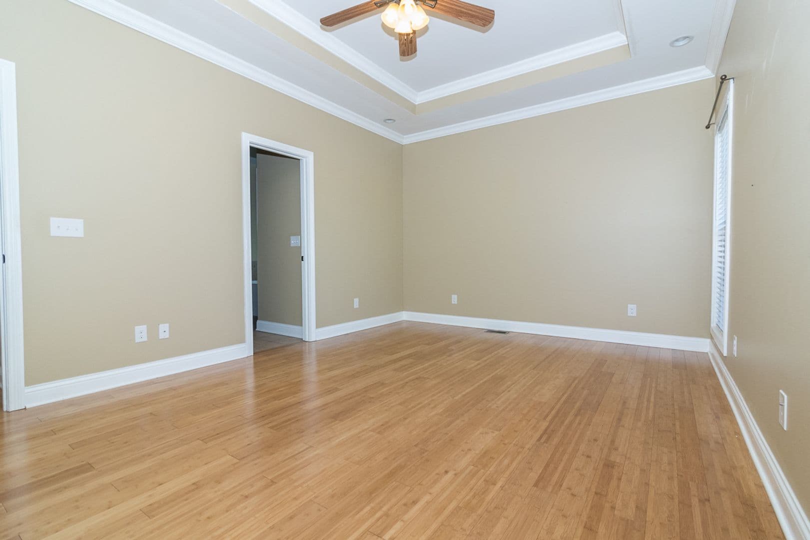 Vine Grove House: 114 Lowball Lane