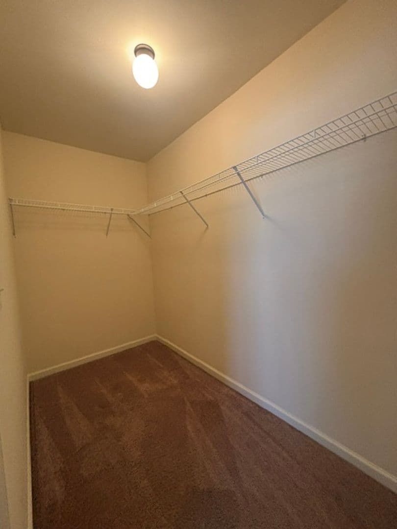 Vine Grove House: 160 Vineland Parkway