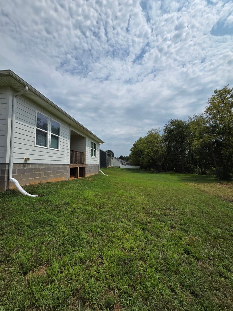 Elizabethtown House: 132 Elegance Way