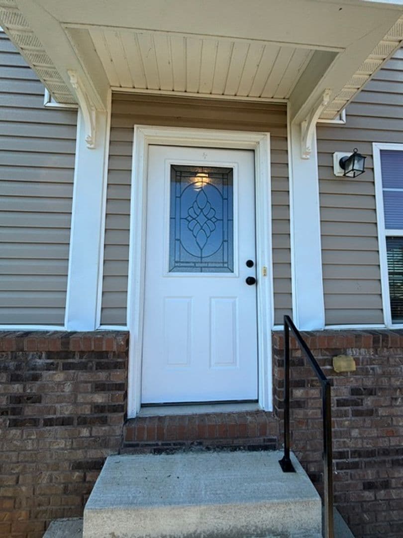 Vine Grove House: 160 Vineland Parkway