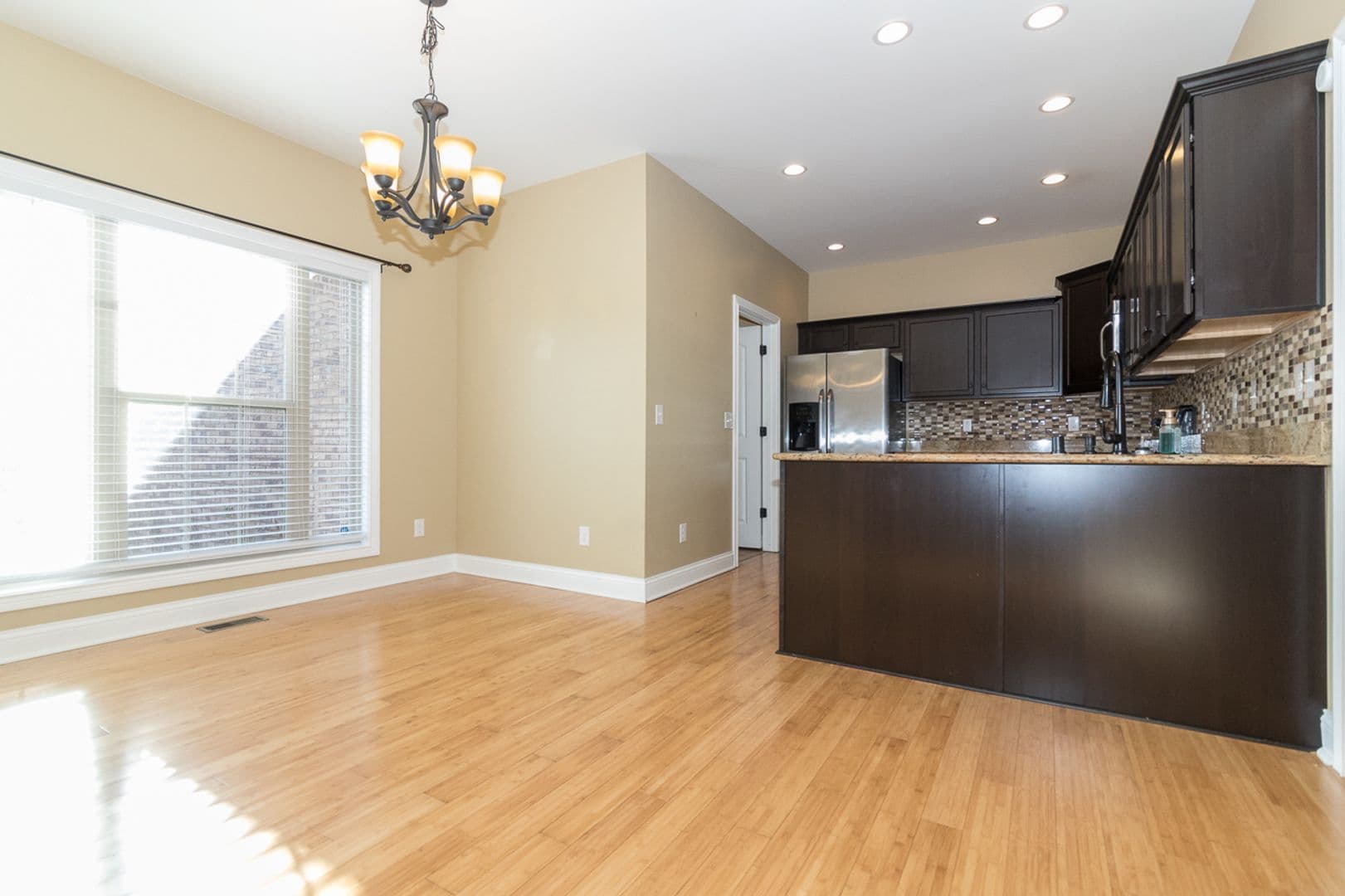 Vine Grove House: 114 Lowball Lane