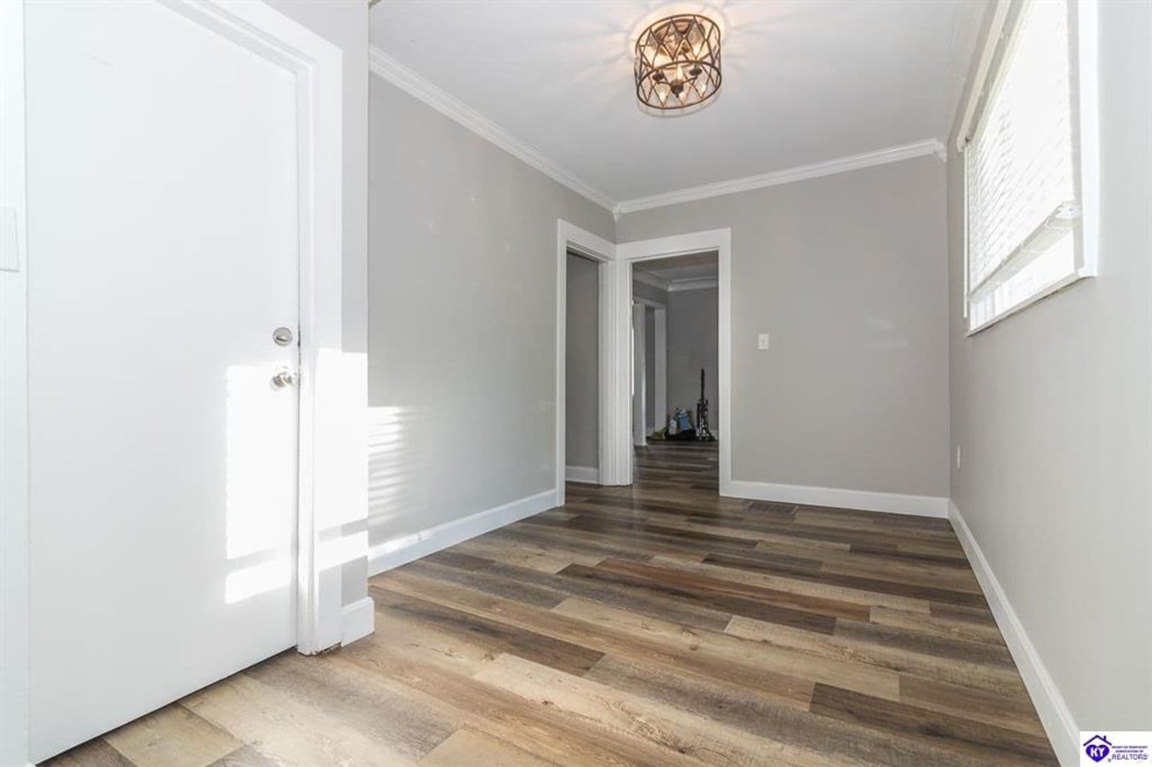 Vine Grove House: 307 Central Avenue
