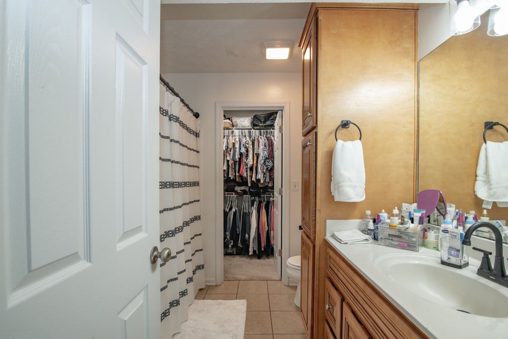 Vine Grove House: 114 Twin Lakes Drive