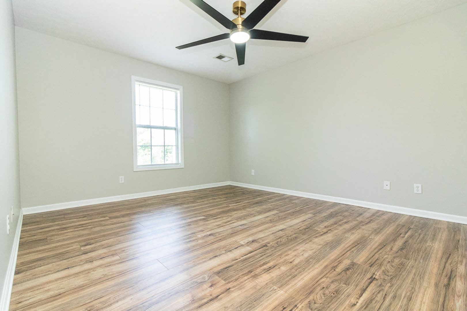 Vine Grove House: 134 Twin Lakes Drive