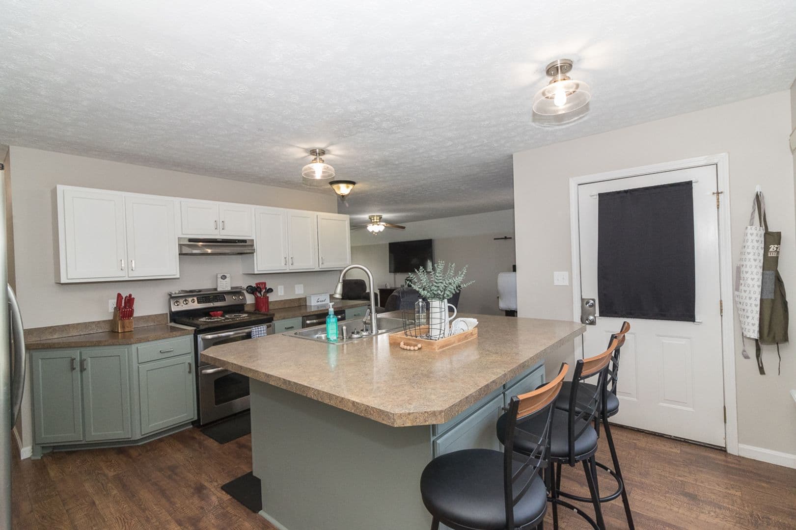 Rineyville House: 171 Sierra Drive
