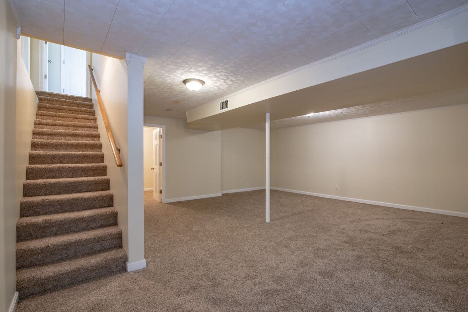 Elizabethtown House: 426 Ridgecrest Road