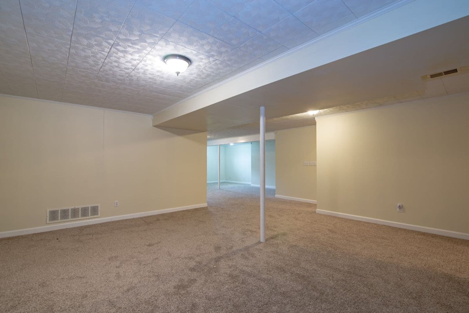 Elizabethtown House: 426 Ridgecrest Road