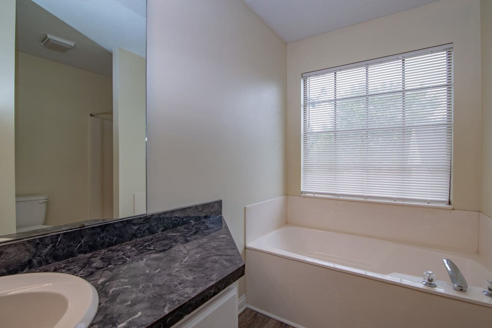 Elizabethtown House: 426 Ridgecrest Road