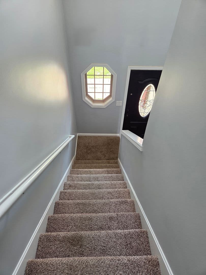 Vine Grove House: 153 Twin Lakes Drive