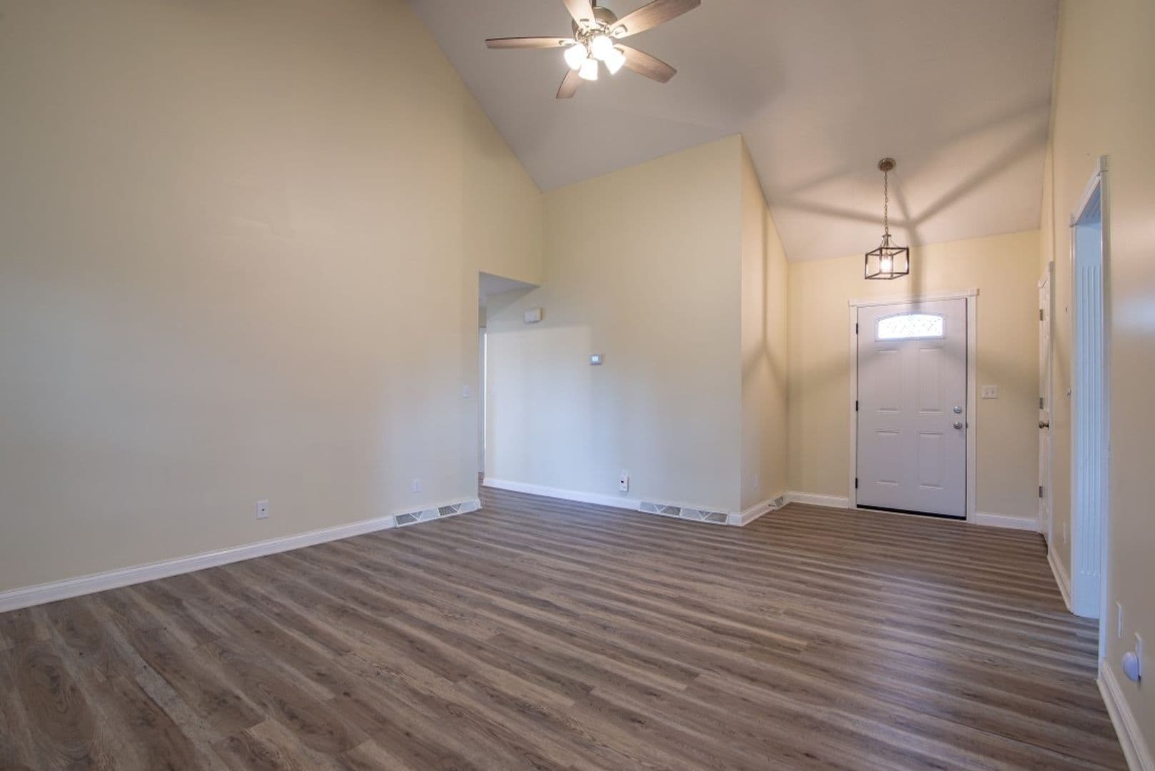 Elizabethtown House: 426 Ridgecrest Road