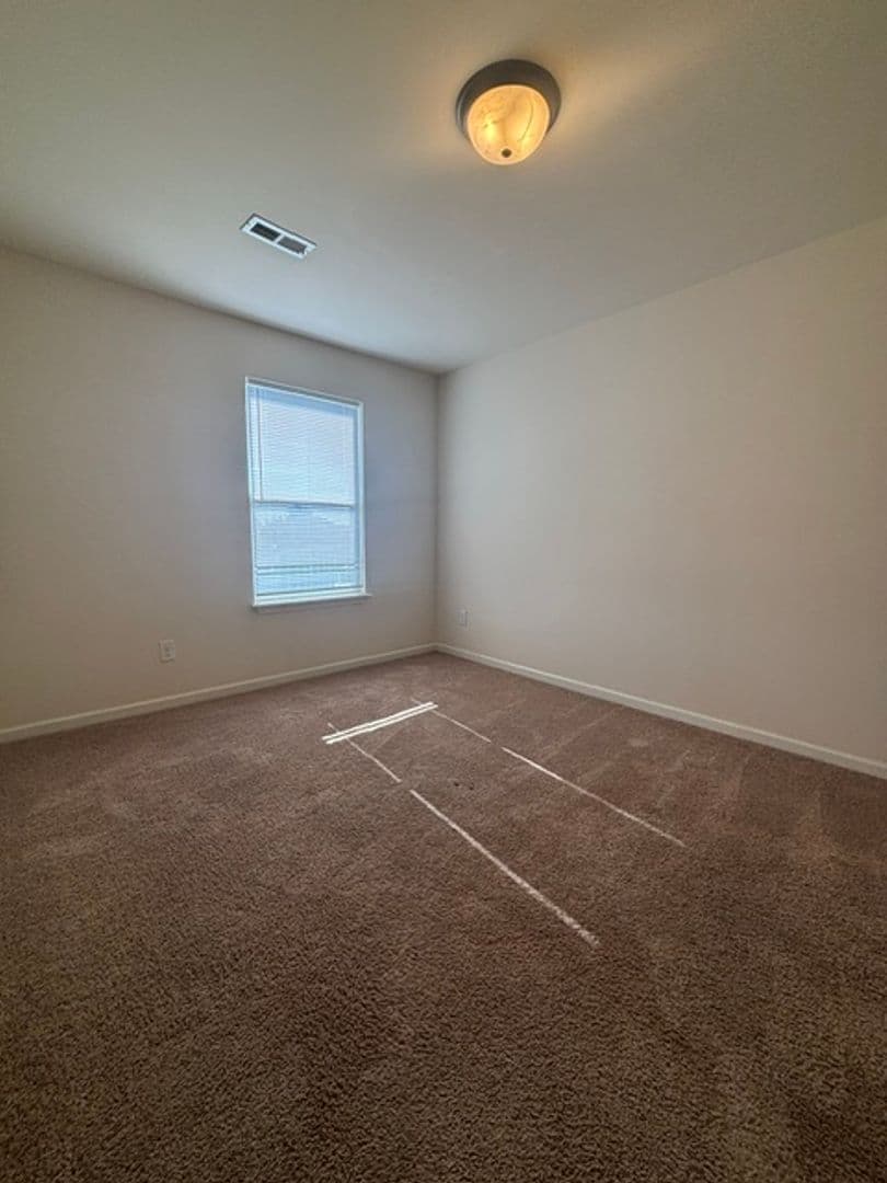 Vine Grove House: 160 Vineland Parkway