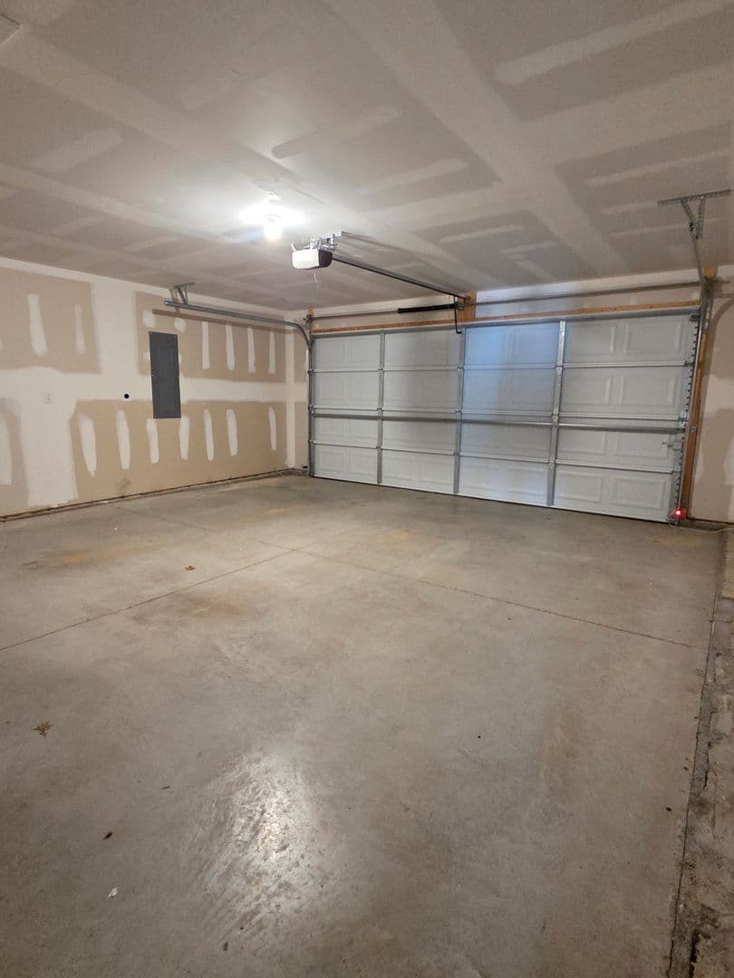 Elizabethtown House: 132 Elegance Way