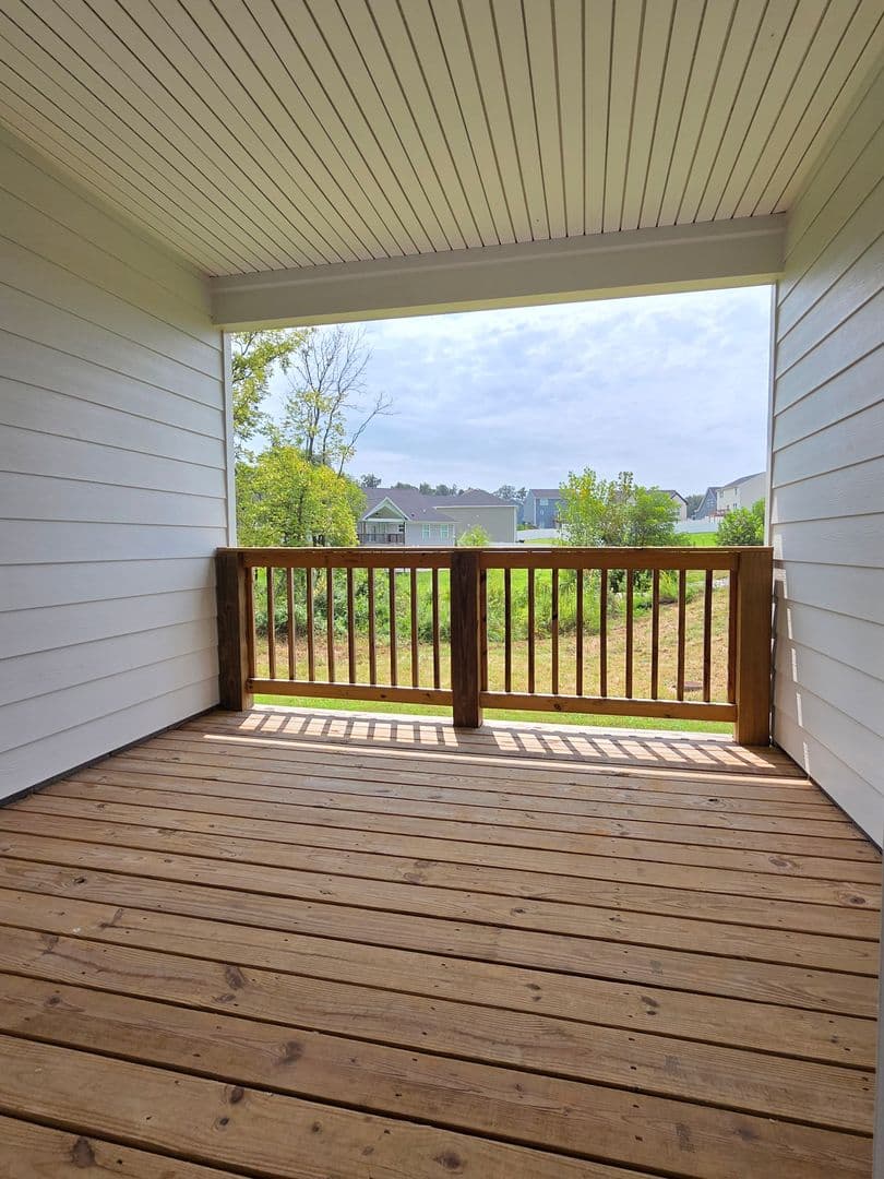Elizabethtown House: 132 Elegance Way