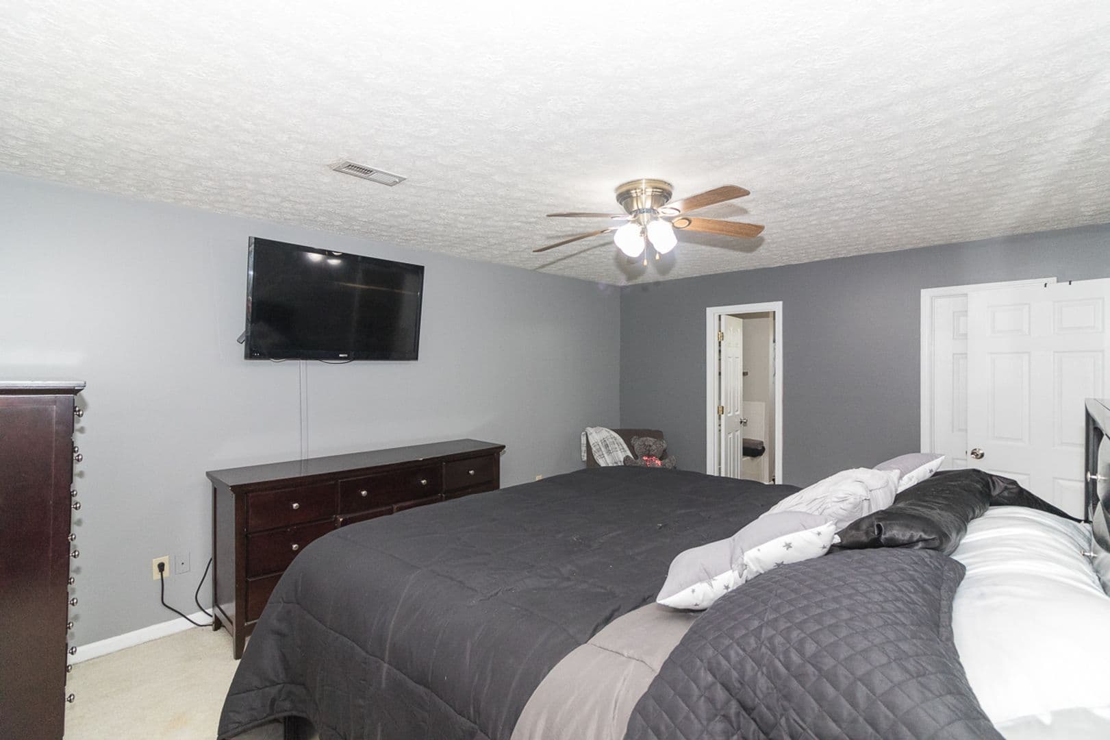 Rineyville House: 171 Sierra Drive