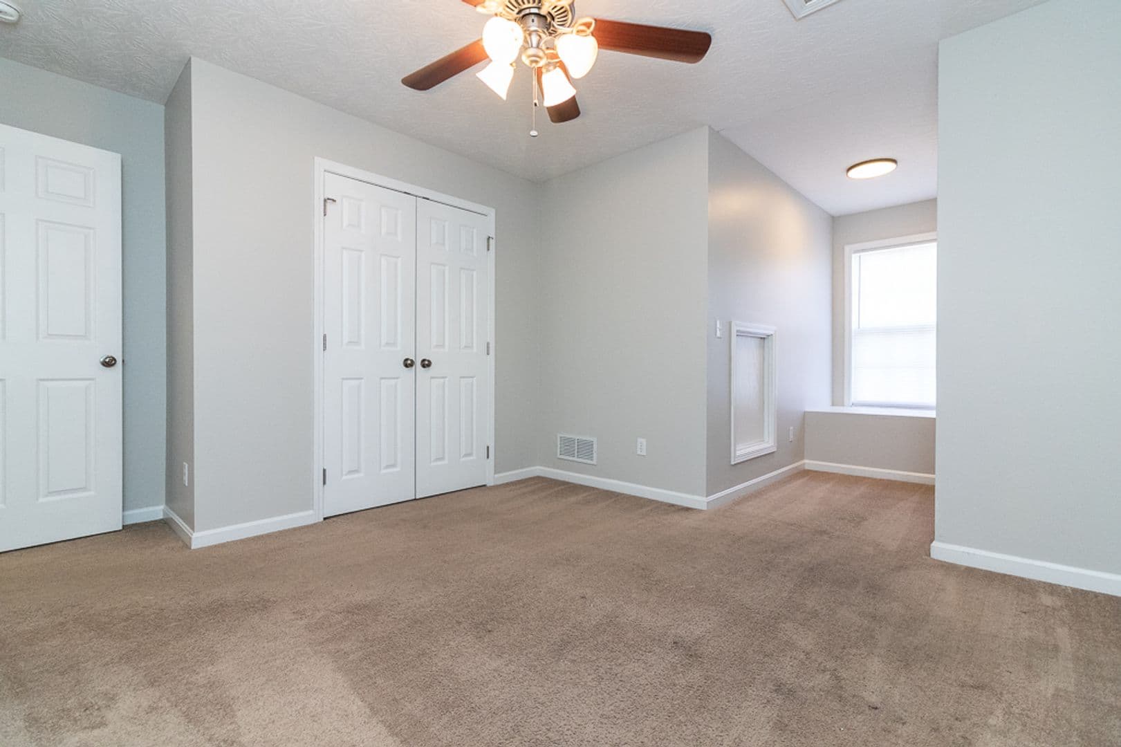 Vine Grove House: 134 Twin Lakes Drive