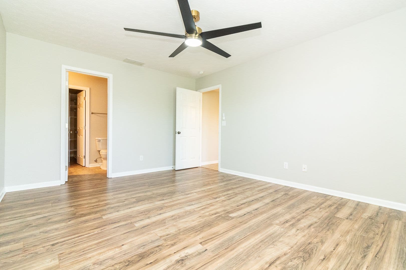 Vine Grove House: 134 Twin Lakes Drive